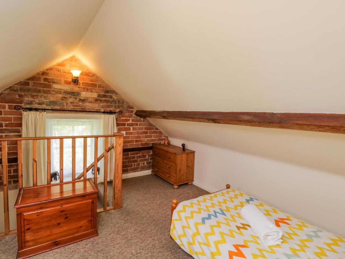 Parkfield Cottage Sturminster Marshall Extérieur photo