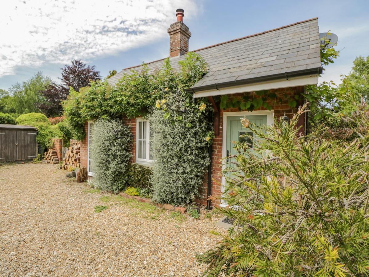 Parkfield Cottage Sturminster Marshall Extérieur photo