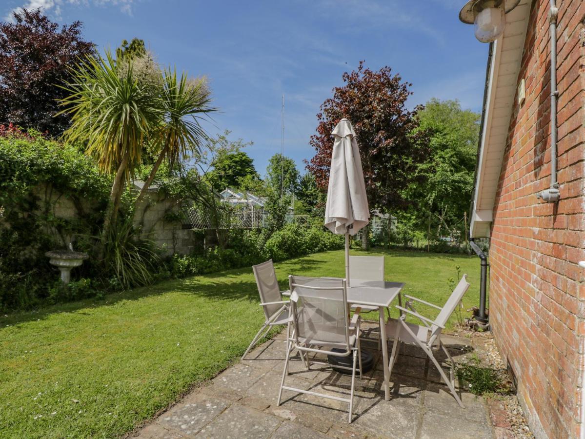 Parkfield Cottage Sturminster Marshall Extérieur photo