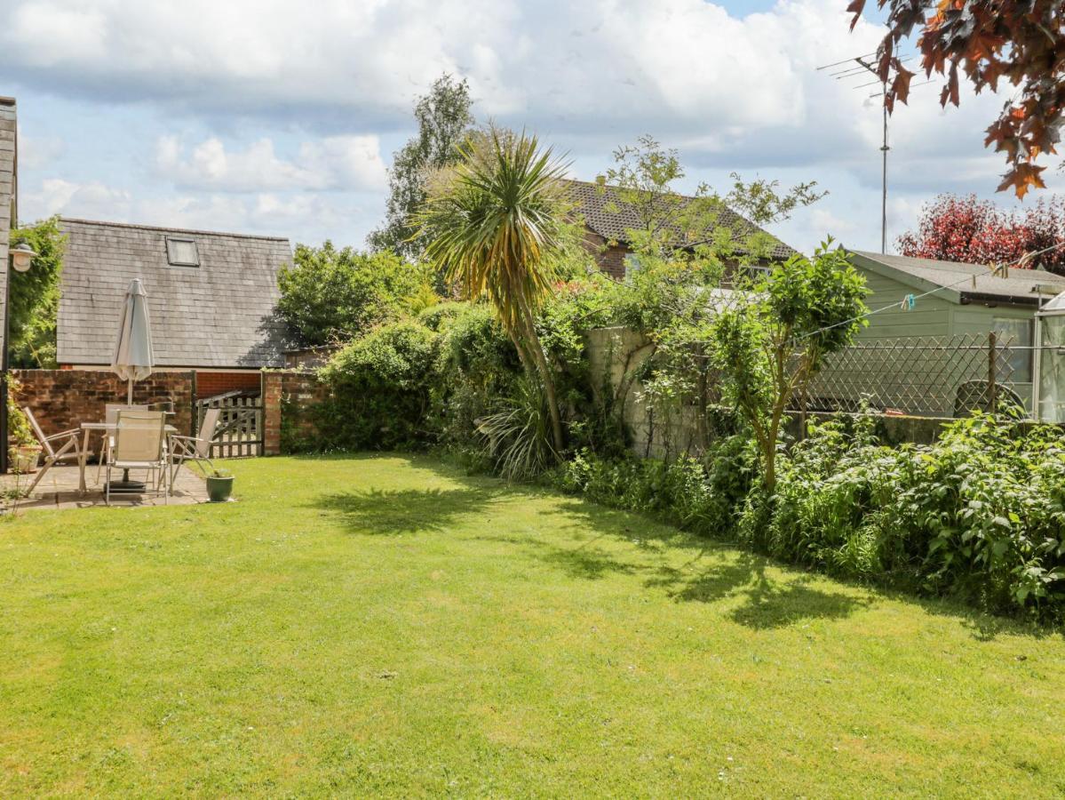 Parkfield Cottage Sturminster Marshall Extérieur photo