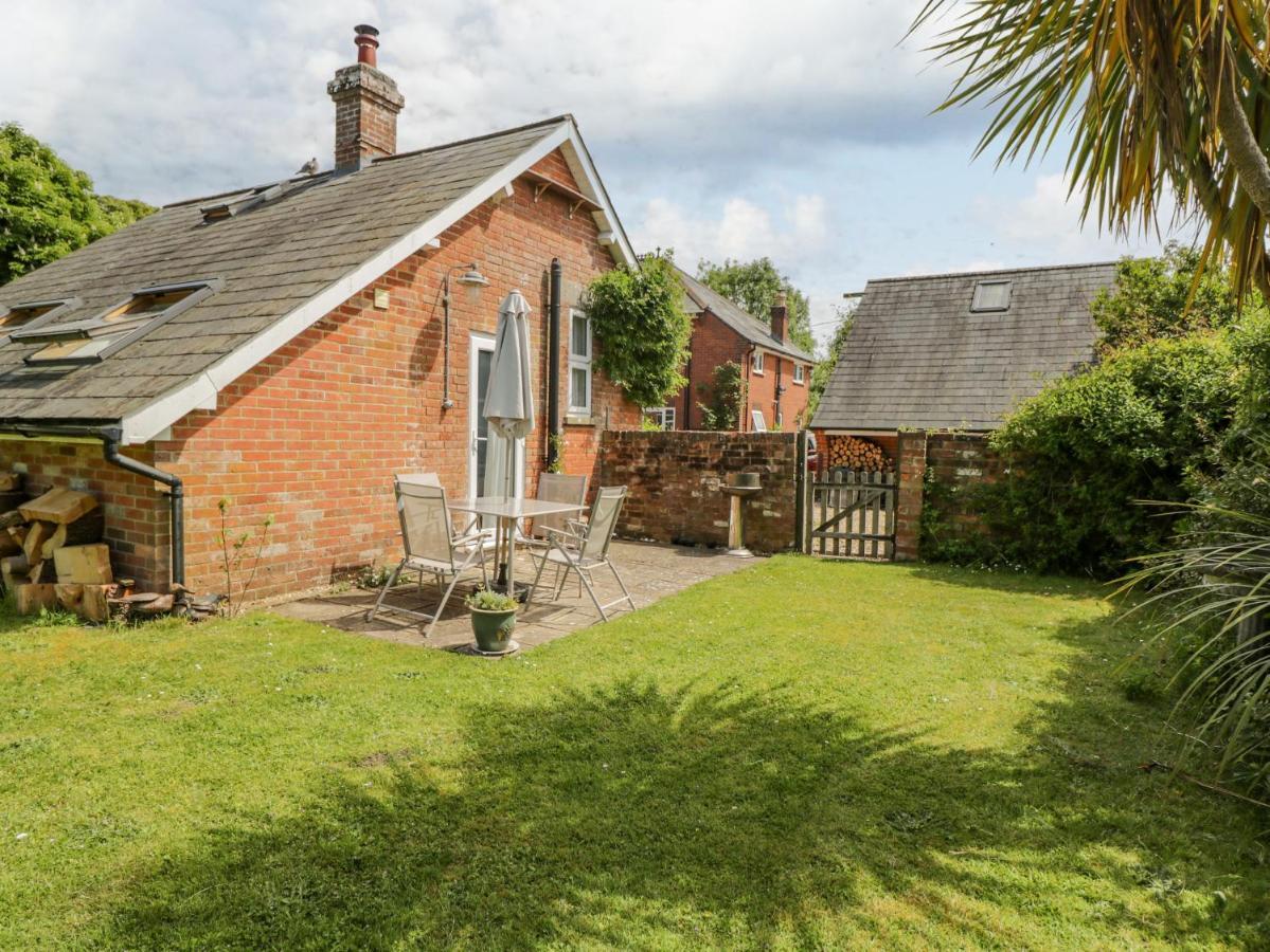 Parkfield Cottage Sturminster Marshall Extérieur photo